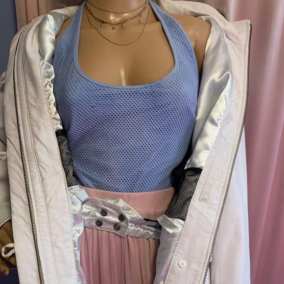 The perfect ‘winter white’ leather coat and purse ensemble ❄️ - Picture 12 of 12